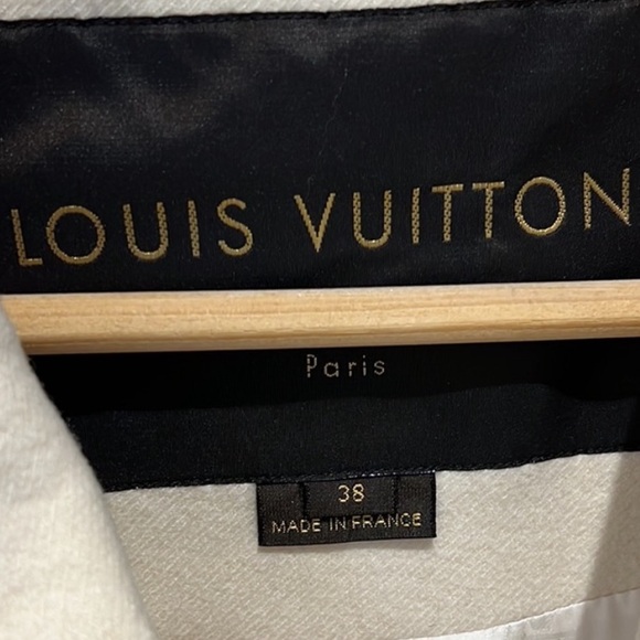 AUTHENTIC LOUIS VUITTON CASHMERE AND SILK COAT… CREAM COLORED. - Picture 8 of 9